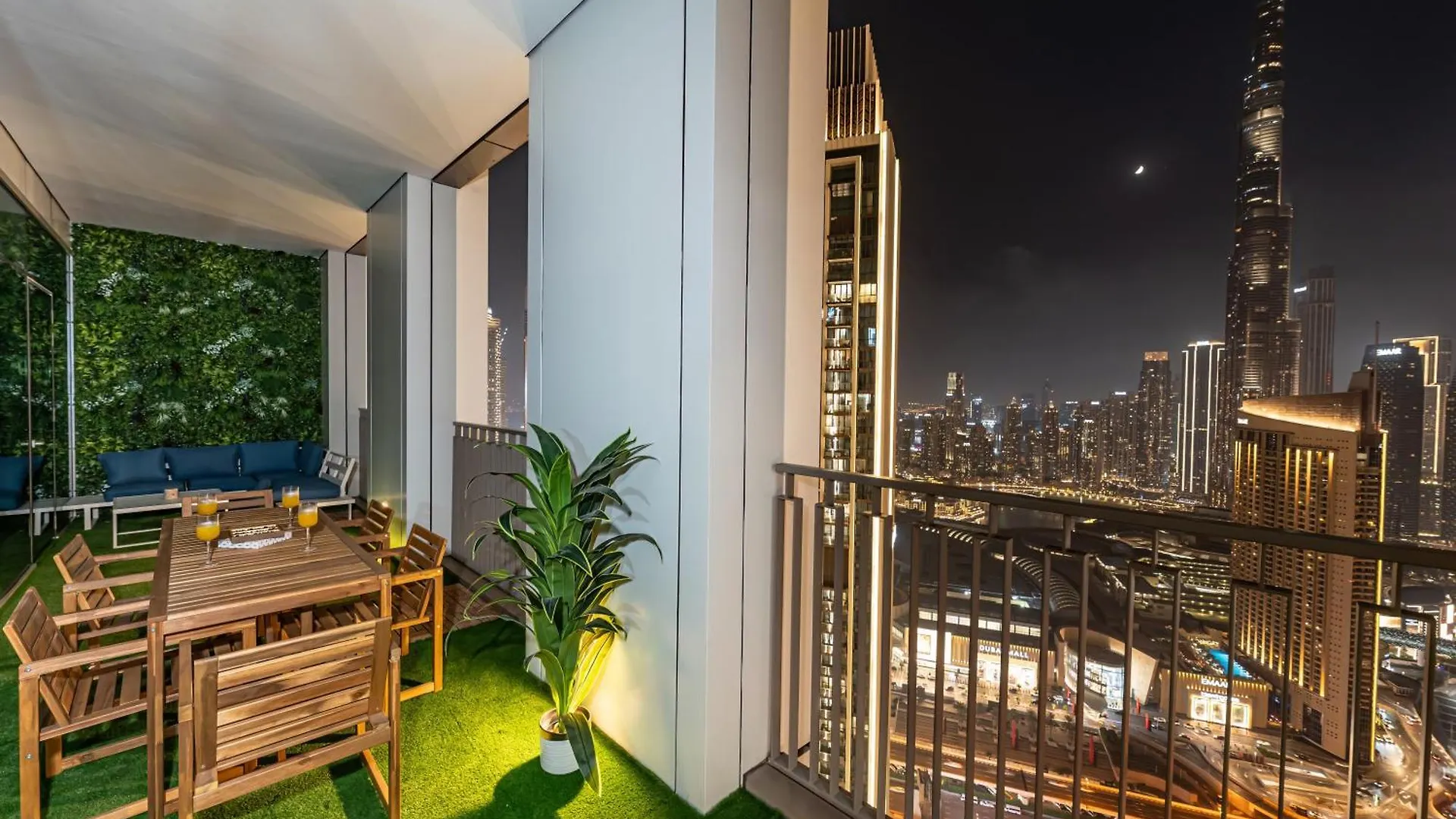 Chic 4 Bedroom Apartment I Burj Khalifa & Fountain Views I Direct Access To Dubai Mall I Free Gym, Pool, Parking Wi-Fi And Ps5 I By Skyline Serenity United Arab Emirates