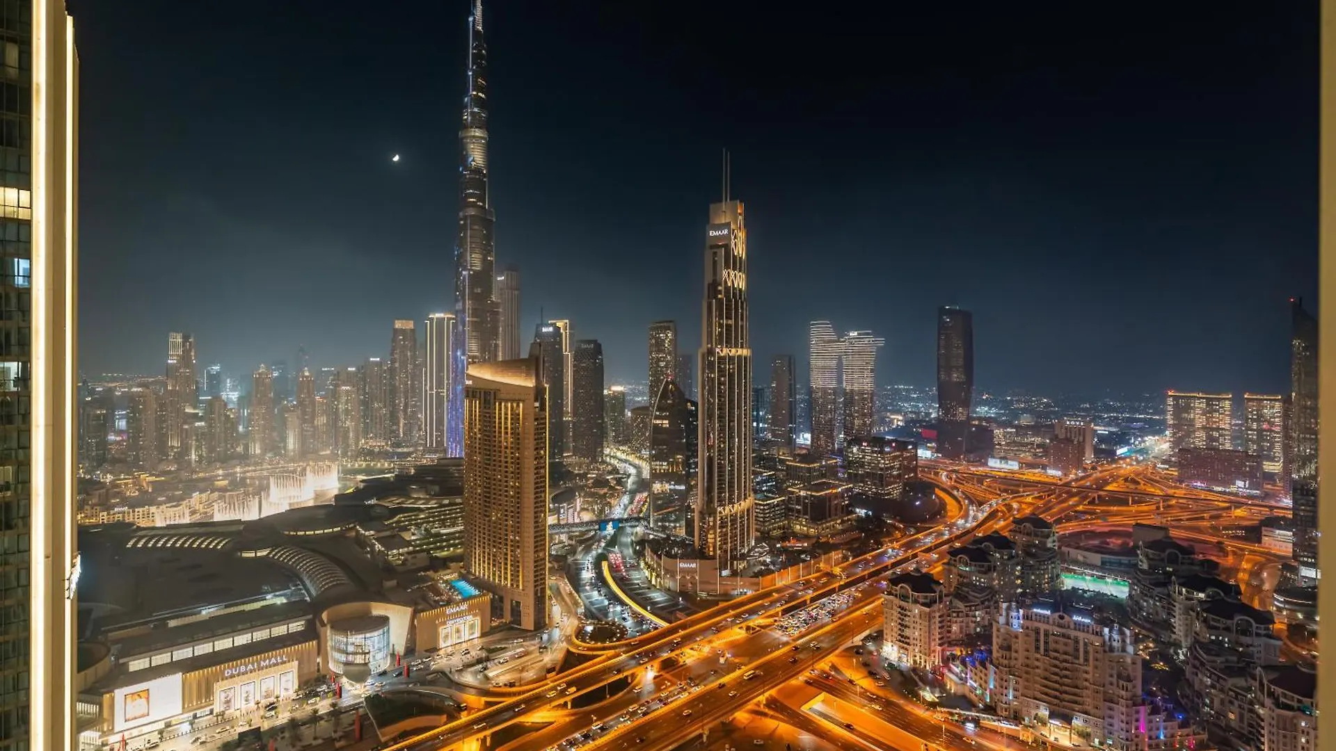 Chic 4 Bedroom Apartment I Burj Khalifa & Fountain Views I Direct Access To Dubai Mall I Free Gym, Pool, Parking Wi-Fi And Ps5 I By Skyline Serenity United Arab Emirates