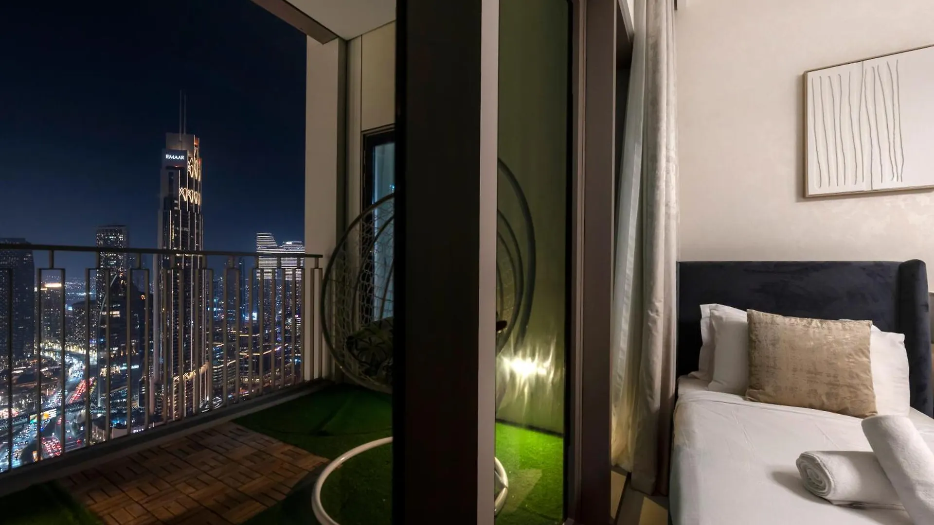 Chic 4 Bedroom Apartment I Burj Khalifa & Fountain Views I Direct Access To Dubai Mall I Free Gym, Pool, Parking Wi-Fi And Ps5 I By Skyline Serenity United Arab Emirates