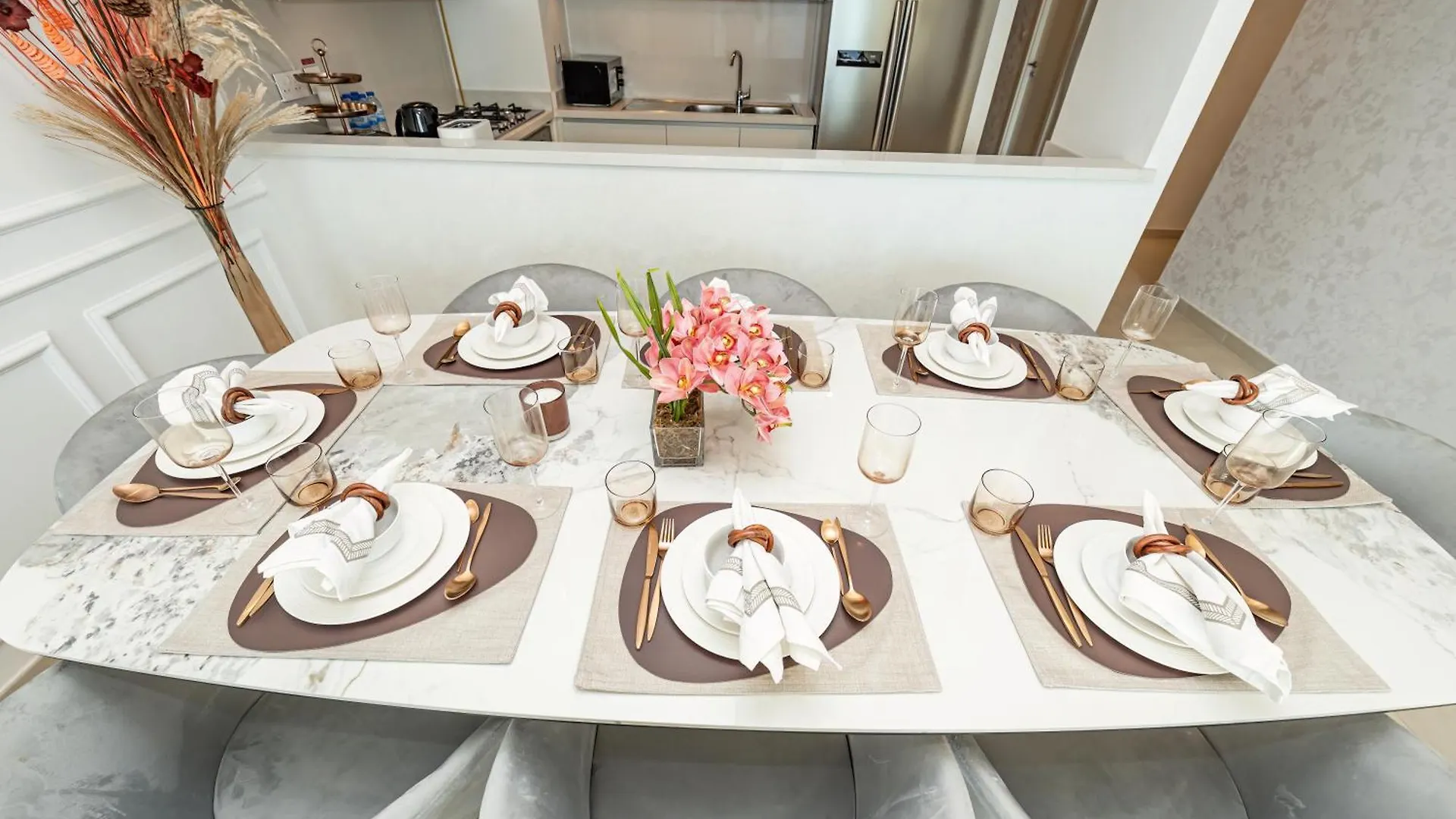 Chic 4 Bedroom Apartment I Burj Khalifa & Fountain Views I Direct Access To Dubai Mall I Free Gym, Pool, Parking Wi-Fi And Ps5 I By Skyline Serenity