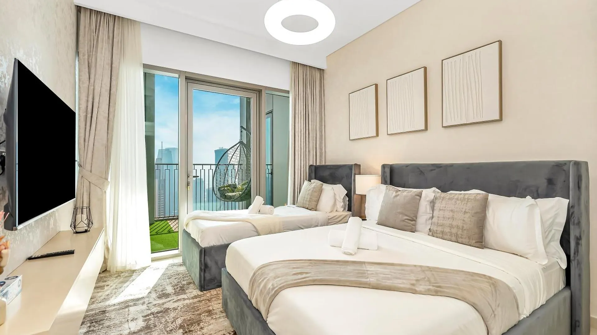 Chic 4 Bedroom Apartment I Burj Khalifa & Fountain Views I Direct Access To Dubai Mall I Free Gym, Pool, Parking Wi-Fi And Ps5 I By Skyline Serenity 0*,