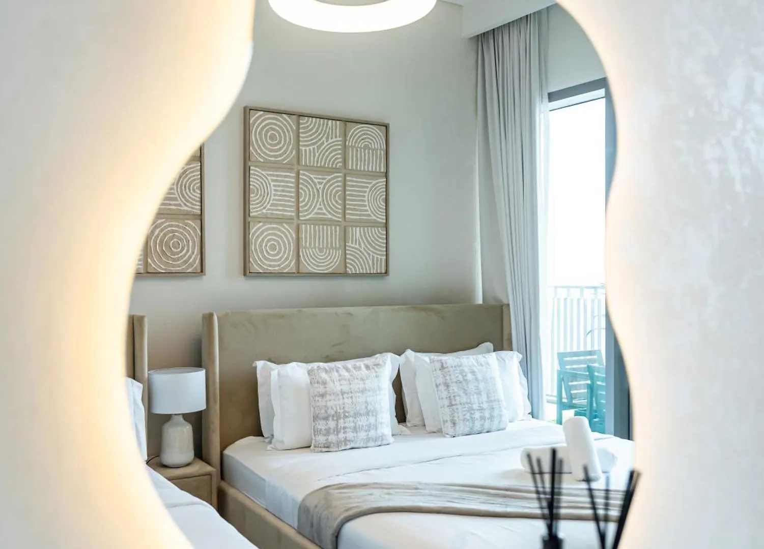 Chic 4 Bedroom Apartment I Burj Khalifa & Fountain Views I Direct Access To Dubai Mall I Free Gym, Pool, Parking Wi-Fi And Ps5 I By Skyline Serenity 0*,